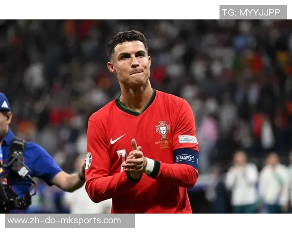 2025年最新世界足球球星排名揭晓 前十名球员实力对比分析 2025年最新世界足球球星排名揭晓 前十名球员实力对比分析