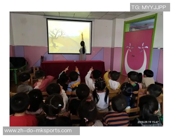 《足球巨星的崛起与挑战：一段关于荣耀与奋斗的纪录之旅》