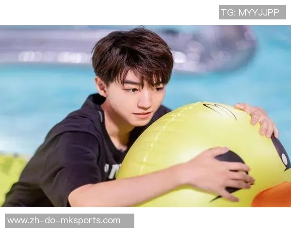 王俊凯心中的足球偶像是谁 盘点他最喜爱的球星与背后的故事